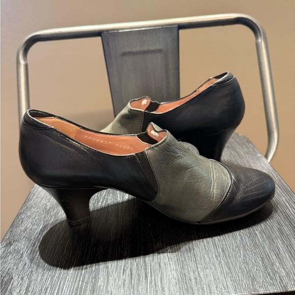 BeautyFeel Retro-Look Black and Grey Leather Cushioned Comfort Heels Sz 6-6.5 W - Picture 7 of 15